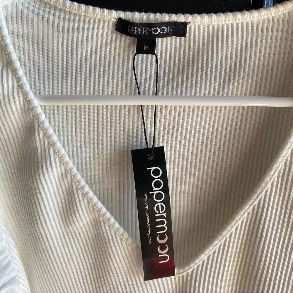 NWT Ivory V Neck Tie Cuff Puff Sleeve Top Size Medium - Picture 8 of 11